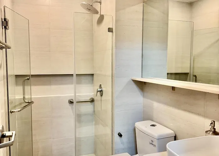 Ayala Center With Amenities Apartment